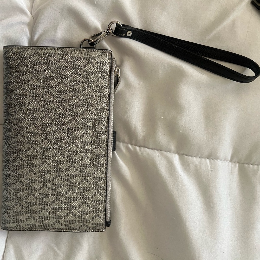 Stylish Gray and Black Michael Kors Wallet with Wrist Strap. NWOT